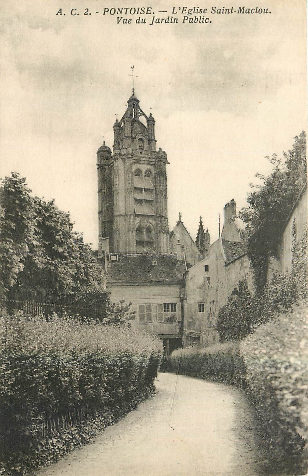 CPA Pontoise l'Eglise Saint Maclou Vue du Jardin Public 
