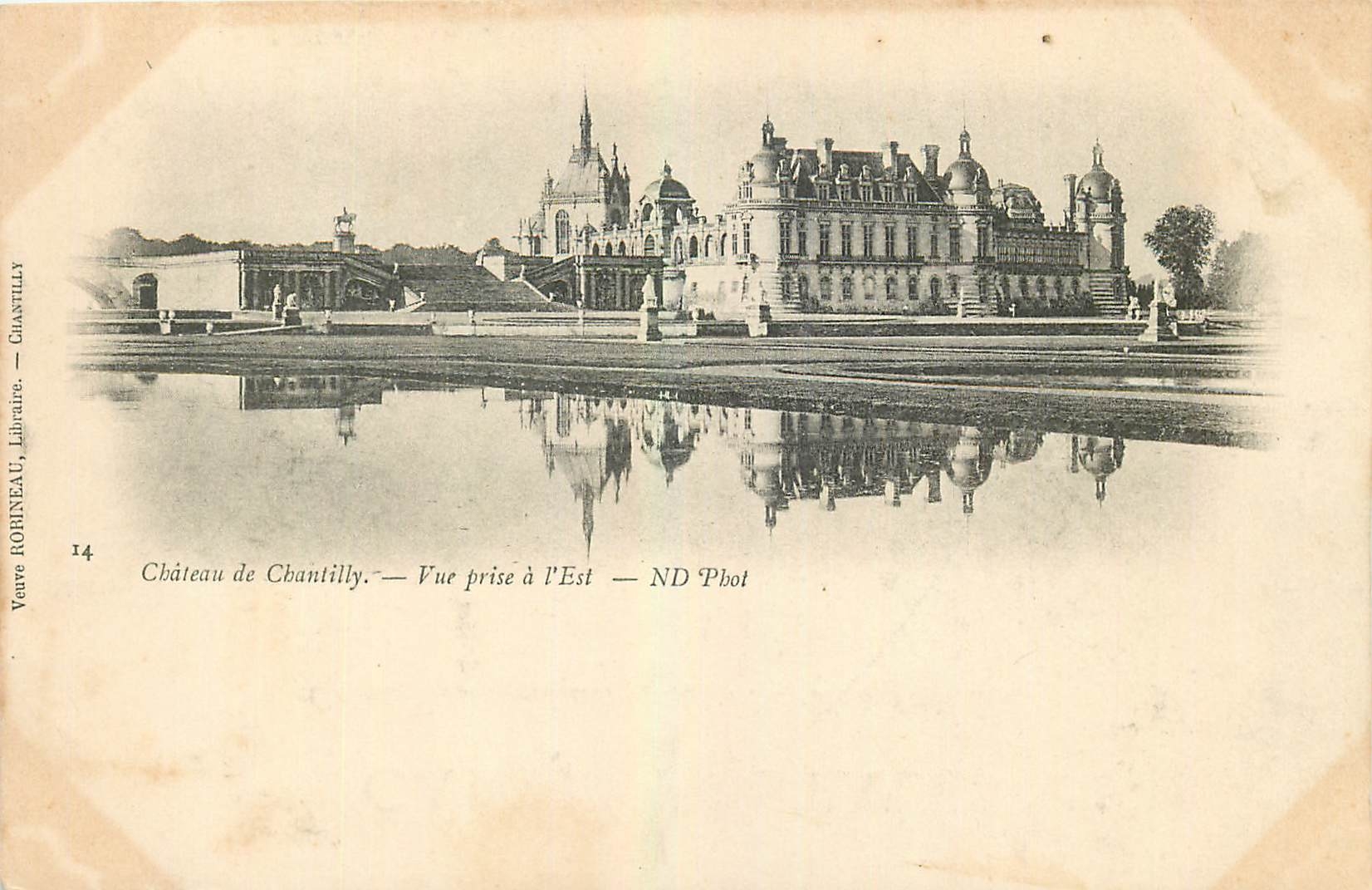 CPA Chateau de Chantilly Vue prise a l'Est 
