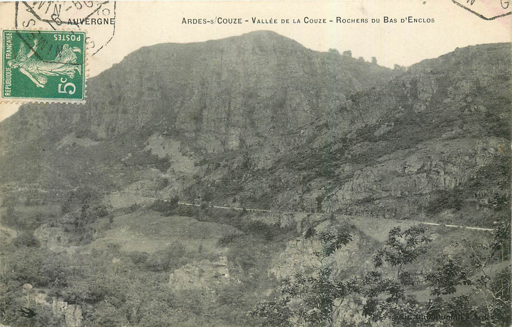 CPA Ardes Couze Valle de la Couze Roche du Bas d'Enclos 