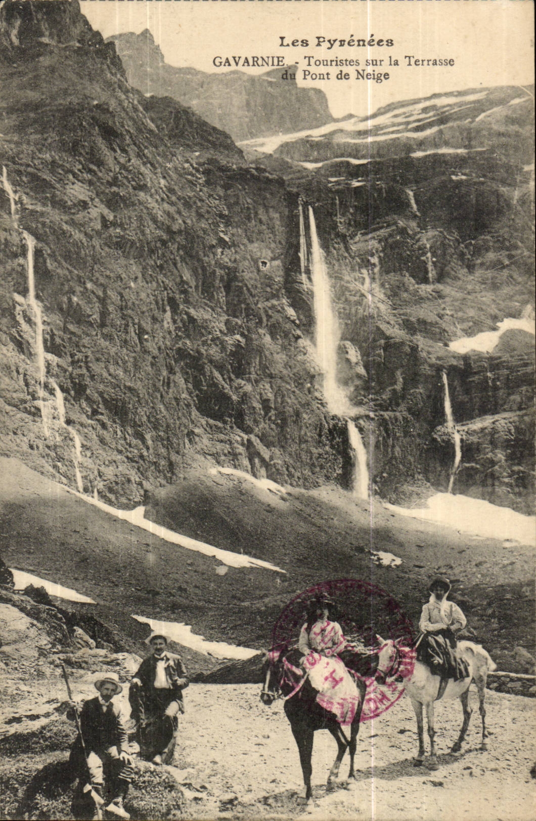 Gavarnie CPA Touristes sur la terrasse du pont de neige (ane donkey)