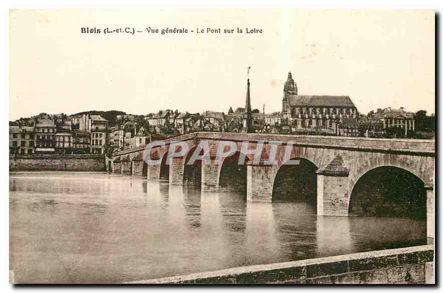 CPA Blois L et C Vue generale Le Pont sur la Loire 