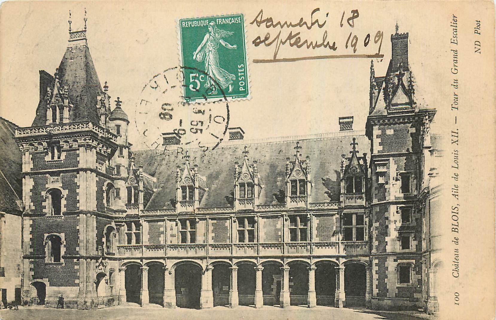 Château de BLOIS — Tour du Grand Escalier — Atelier de Louis XII. — ND Phot