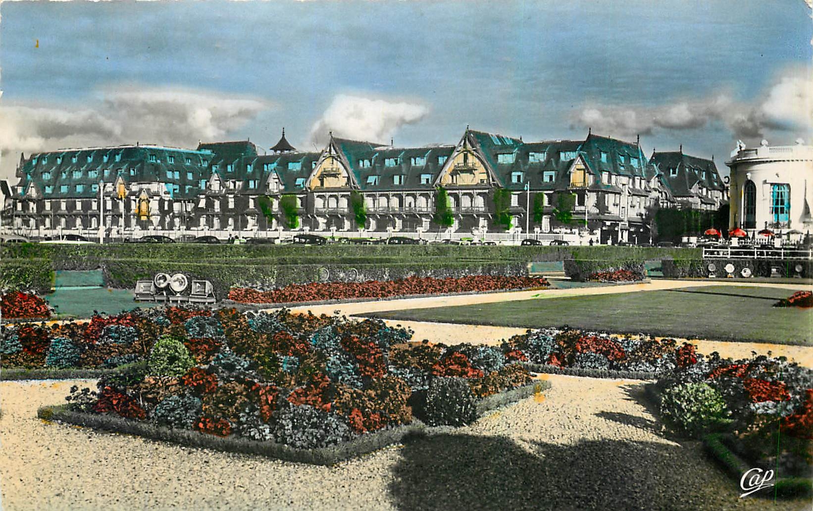 CPA Deauville La Plage Fleurie Le Normandy Hotel et les Jardins 