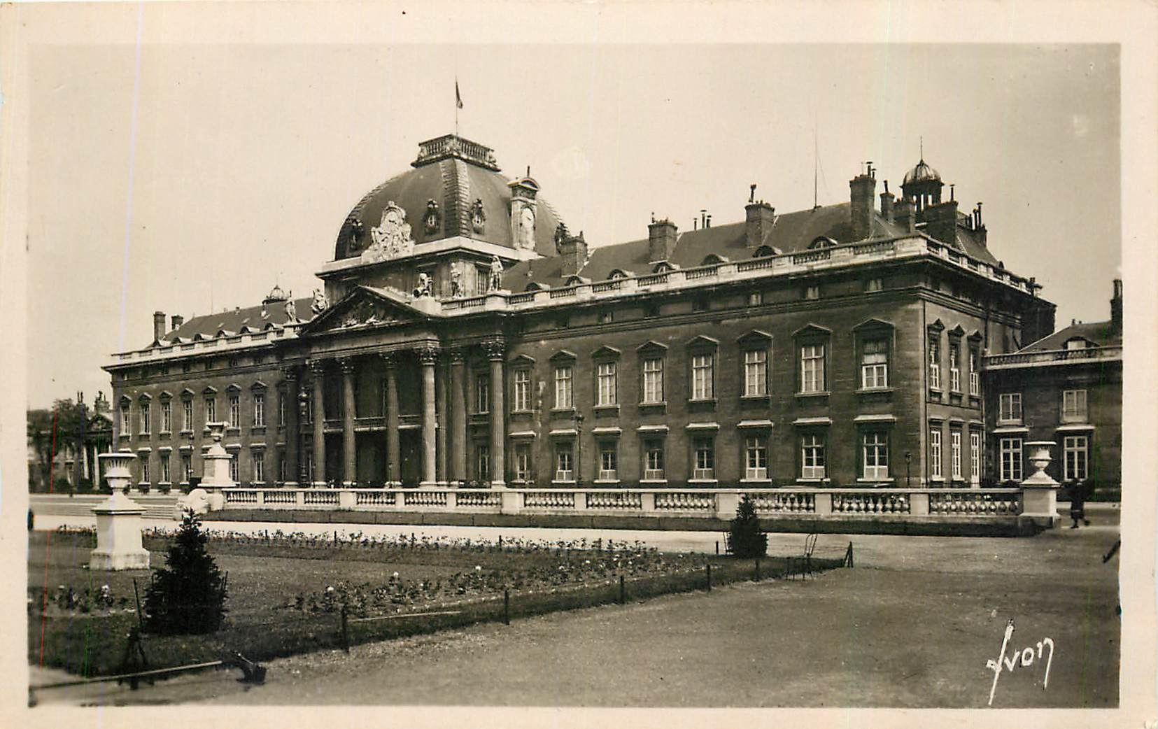 CPA Paris en Flanant Ecole Militaire 