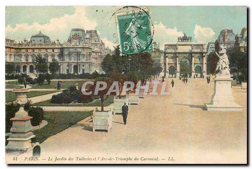 CPA Paris Le Jardin des Tuileurs et l'Arc de Triomphe du Carrousel 