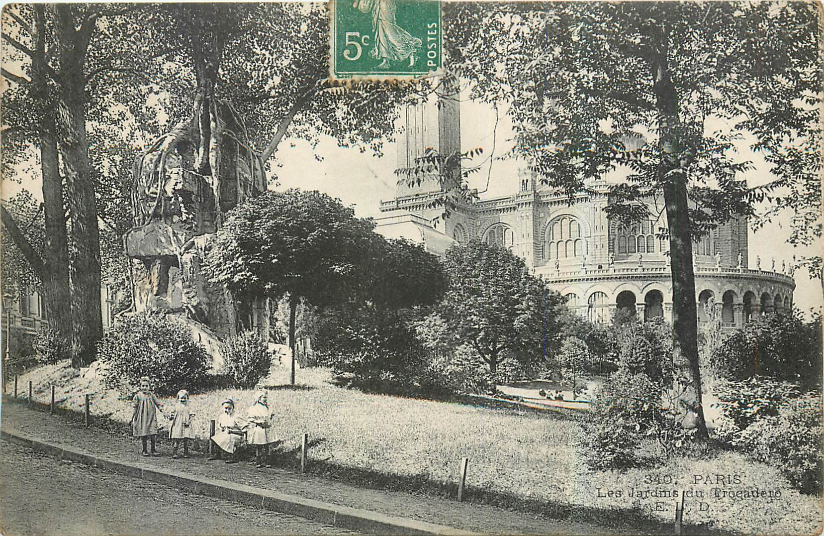 CPA Paris Les Jardins du Trocadero