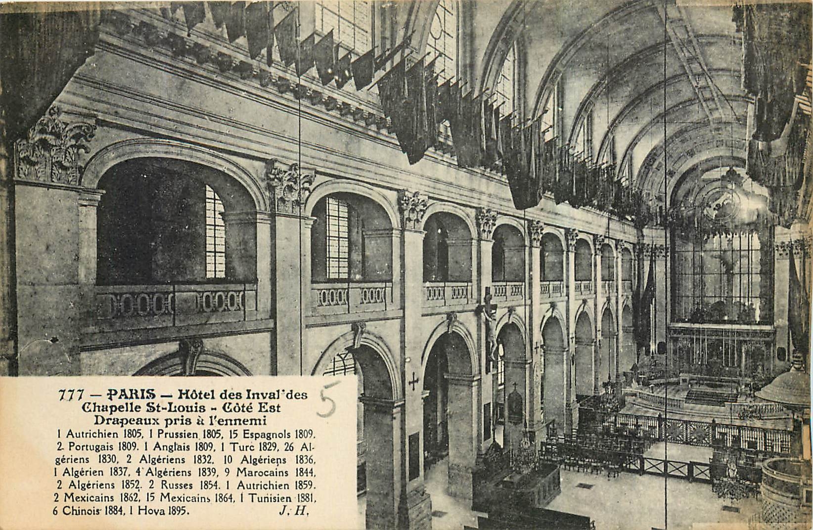 CPA Paris Hotel des Invalids Chapelle St Louis Cote Est Drapeaux pris a l'ennemi 