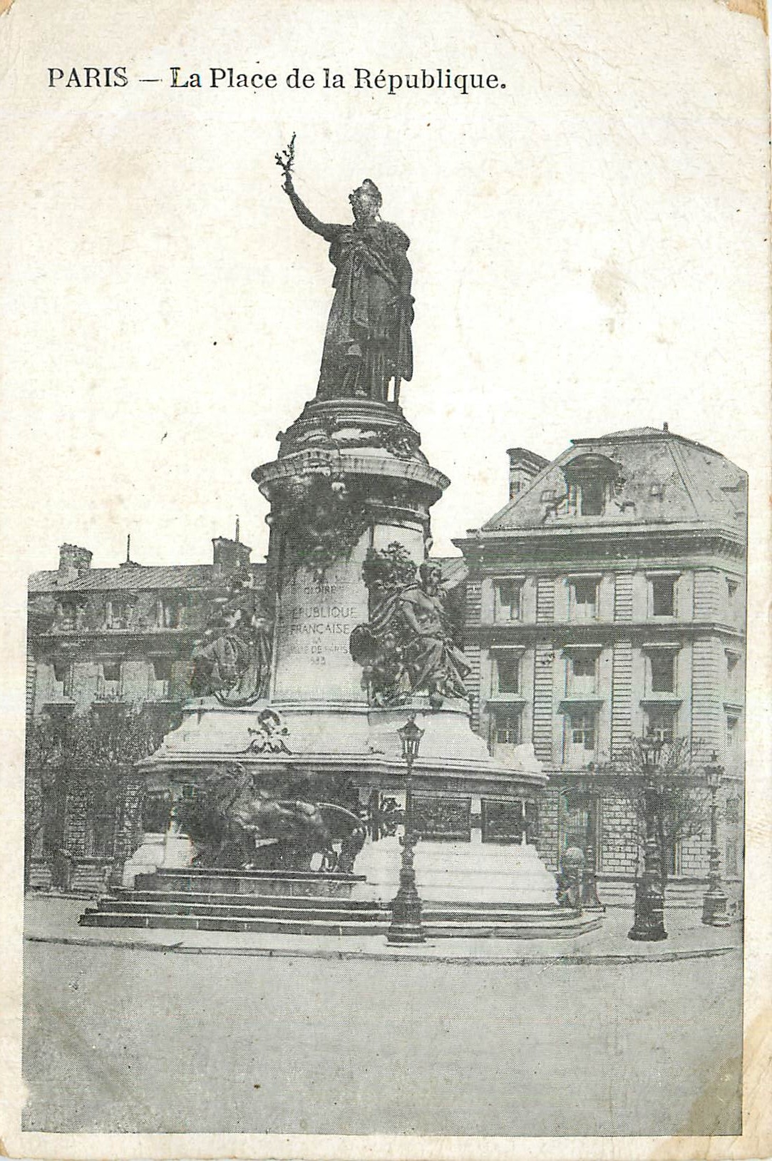 CPA Paris la Place de la Republique 