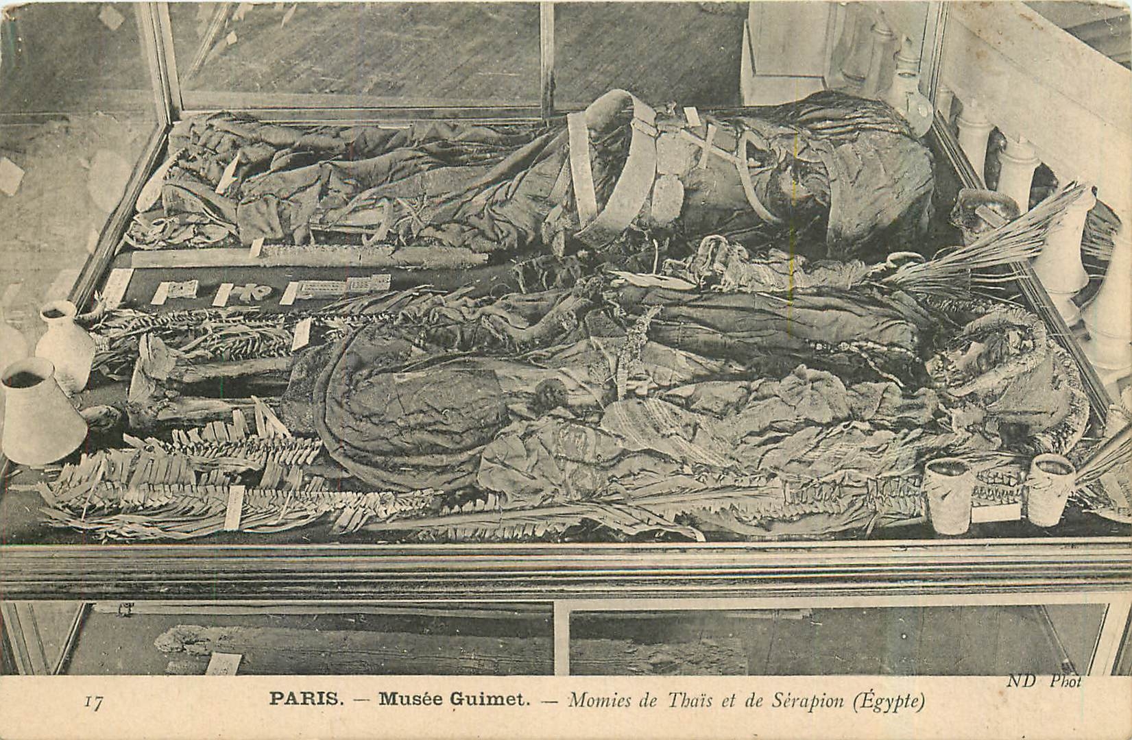 CPA Paris Musee Guimet Momies de Thais et de Serapion Egypte