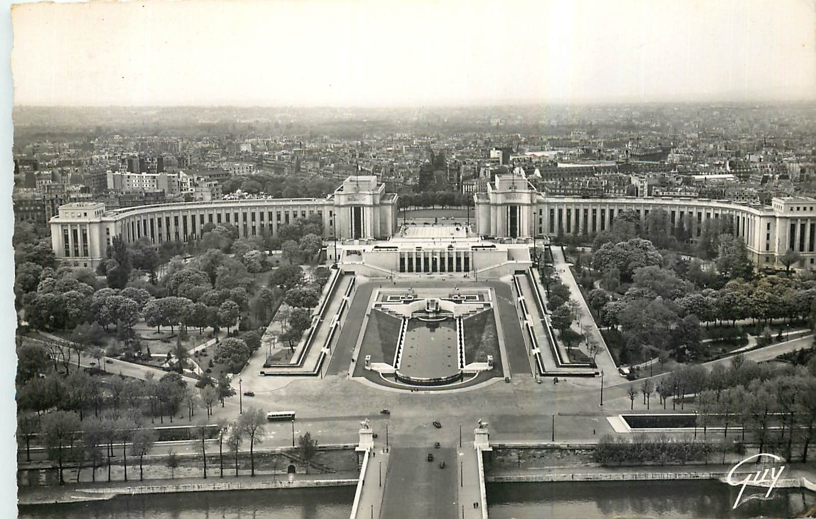 CPA Paris et ses Merveilles Vue generale du Palais de Chaillot 