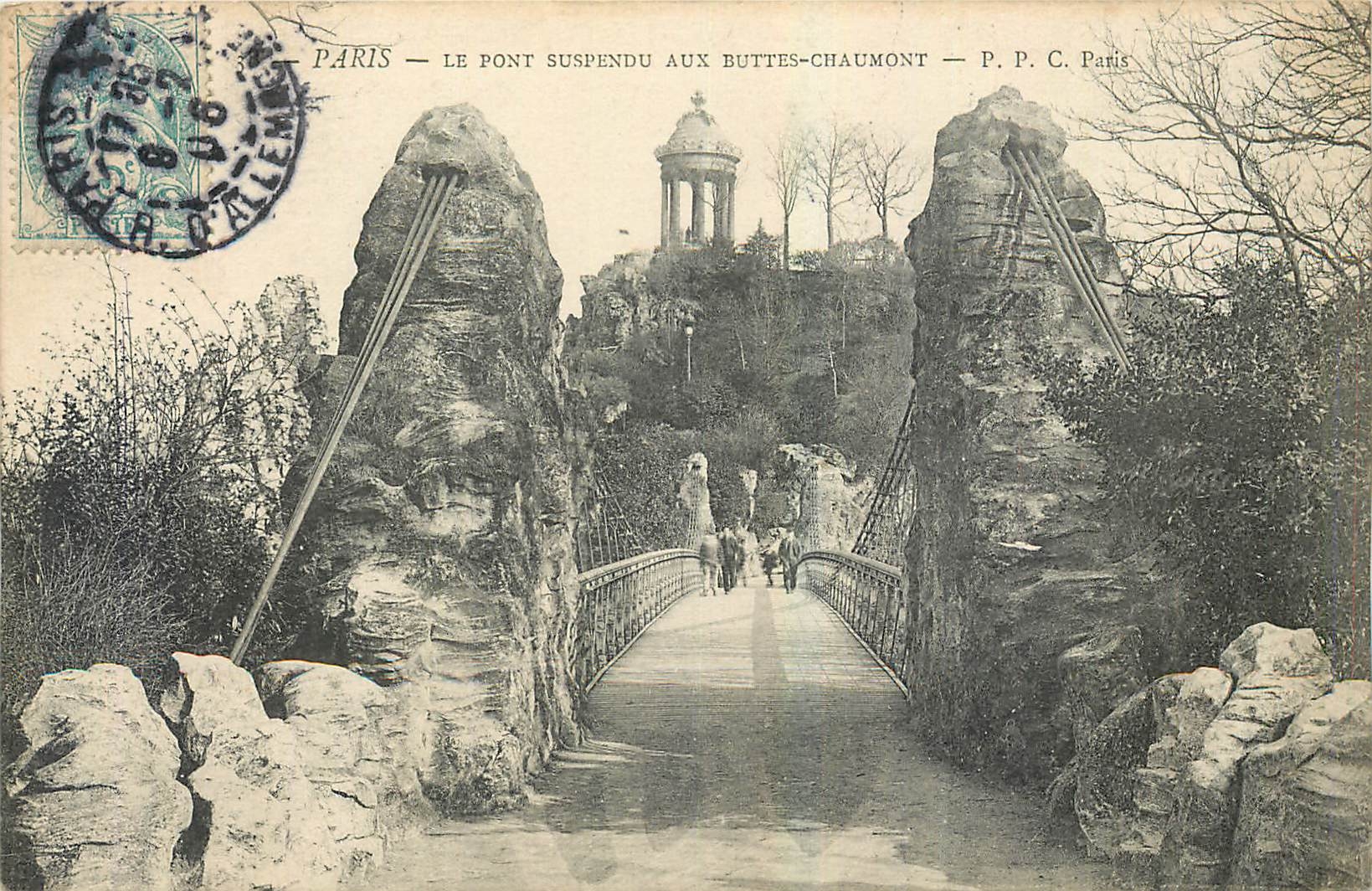 CPA Paris Le Pont suspendu aux Buttes Chaumont 