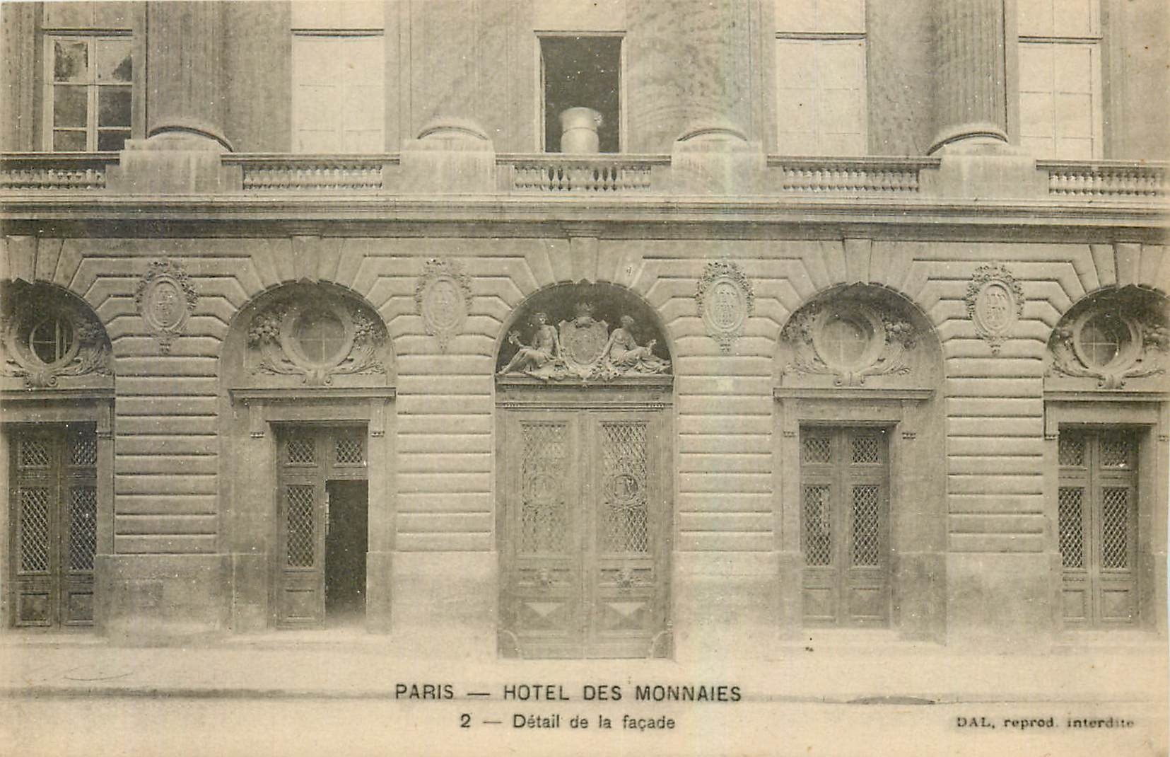 CPA Paris Hotel des Monnaies Detail de la facade 