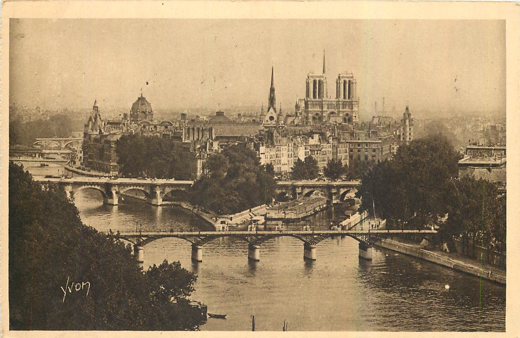 CPA Paris en flanant La Cite Notre Dame 