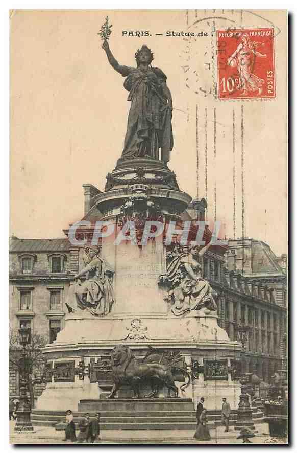 CPA Paris Statue Place de la Republique Lion