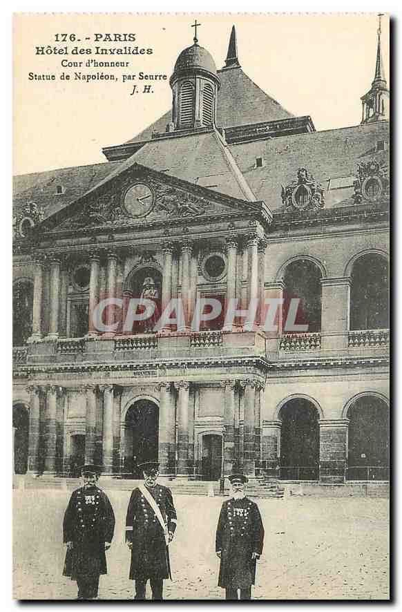 CPA Paris Hotel des Invalides Cour d'Honneur Statue de Napoleon par Seurre 