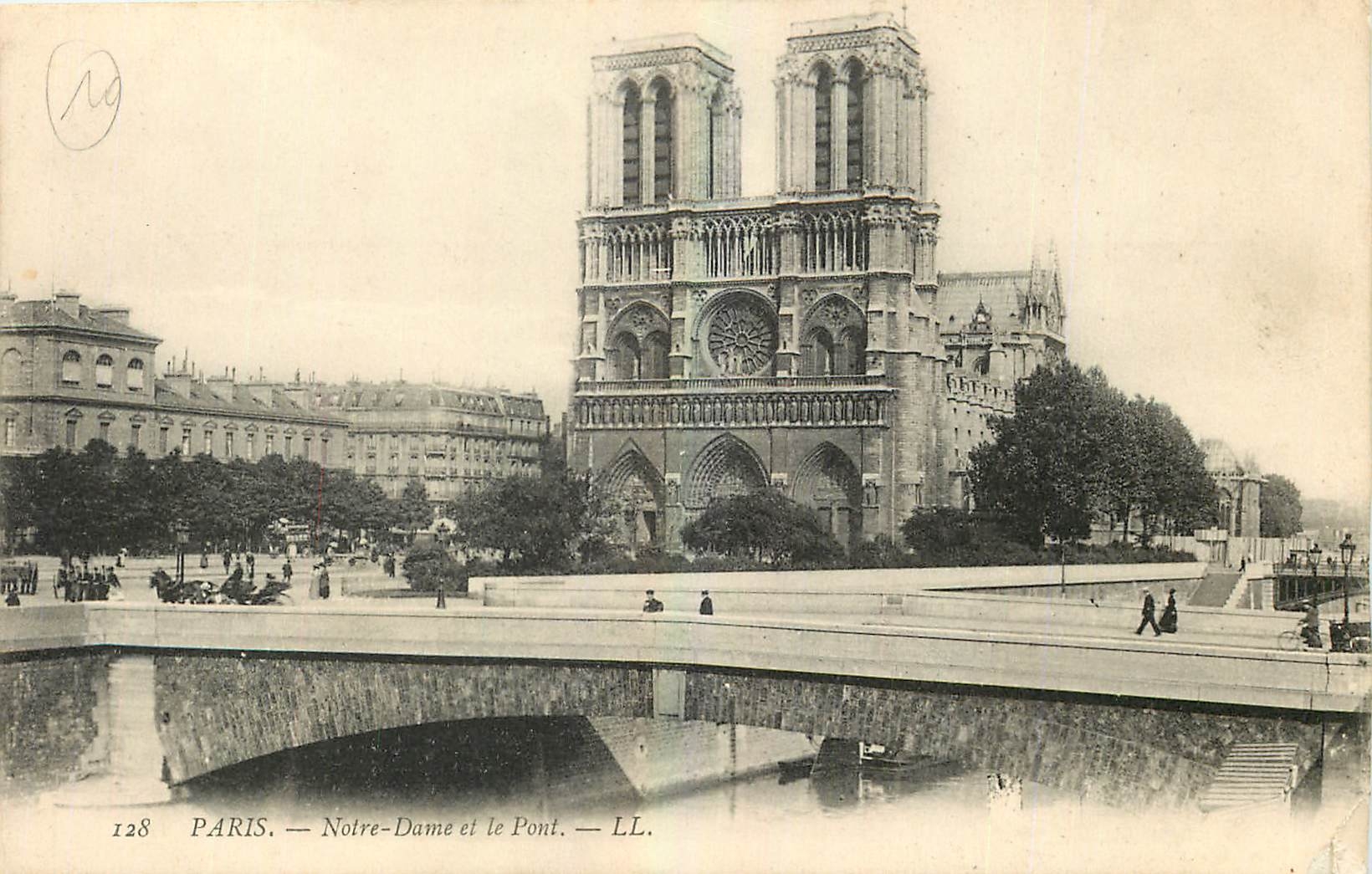 CPA Paris Notre Dame et le Pont 