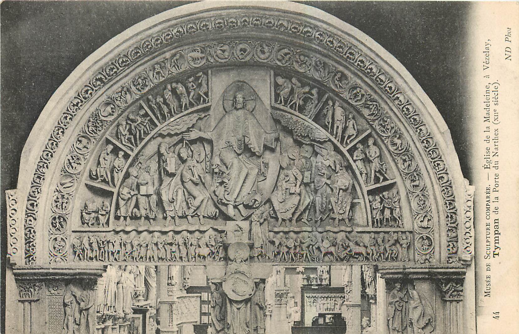 CPA Musee de Sculpture comparee Eglise de la Madeleine Vezelay Tympan de la Porte du Nerthex 