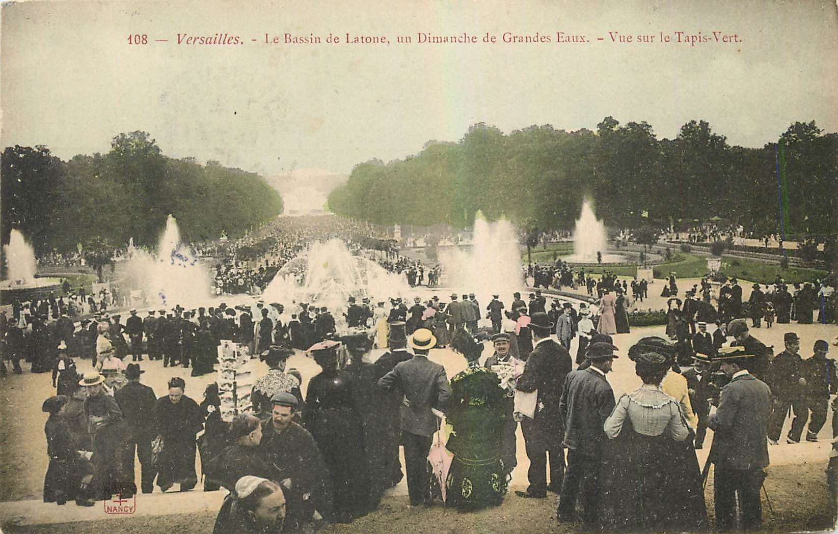 CPA Versailles Le Bassin de Latone un Dimanche de Grandes Eaux Vue sur le Tapis Vert 