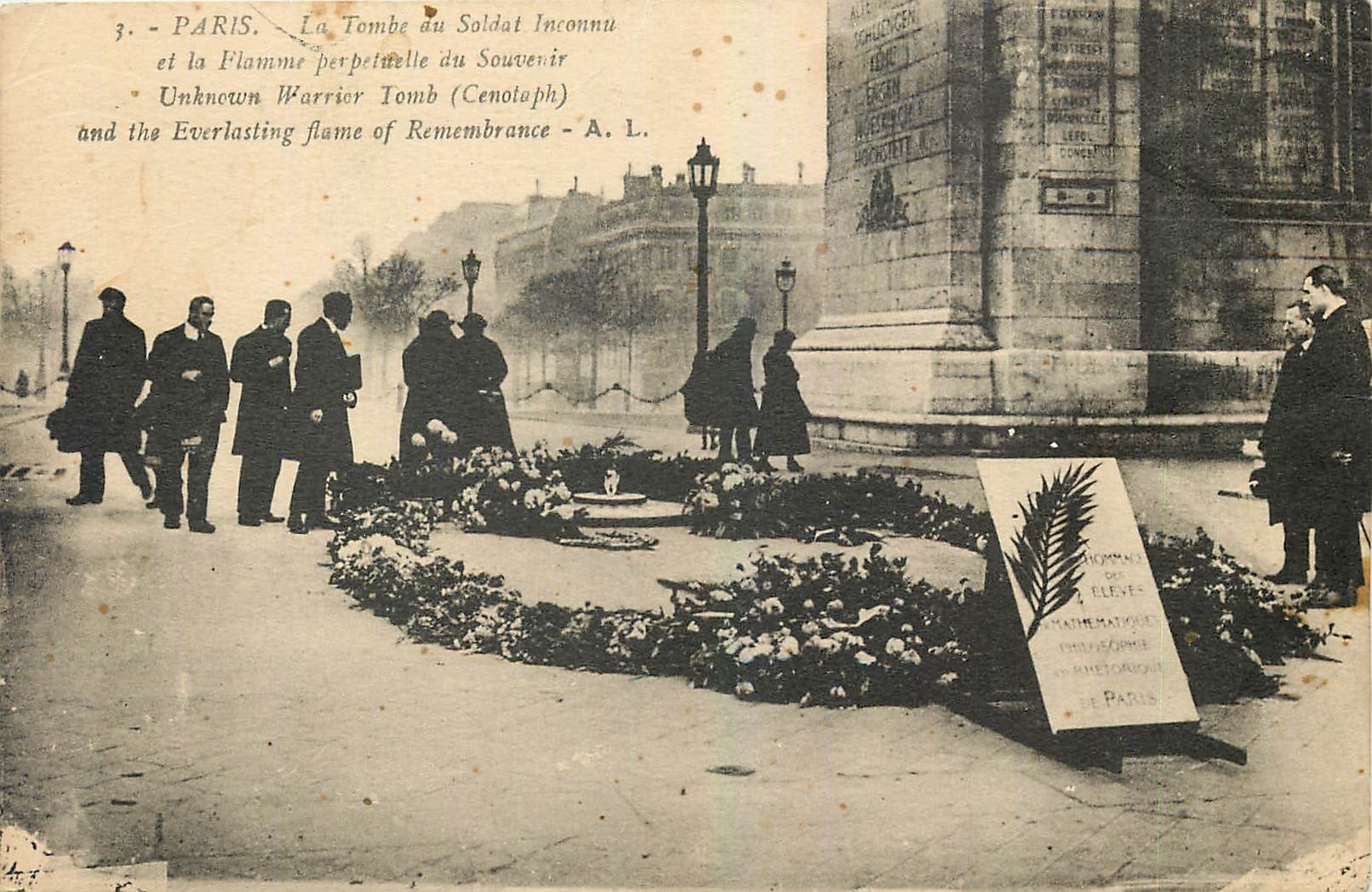 CPA Paris La Tombe du Soldat Inconnu et la Flamme perpetuelle du Souvenir 