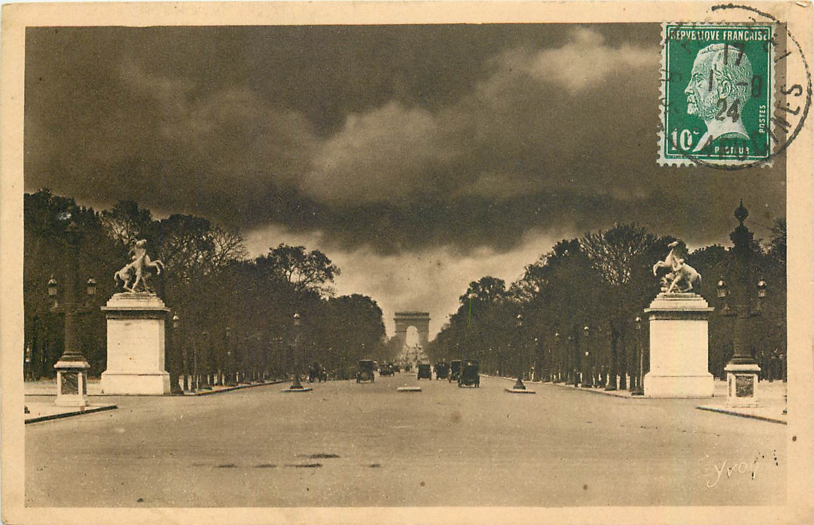 CPA Paris en flanant L'Avenue des Champs Elysees 
