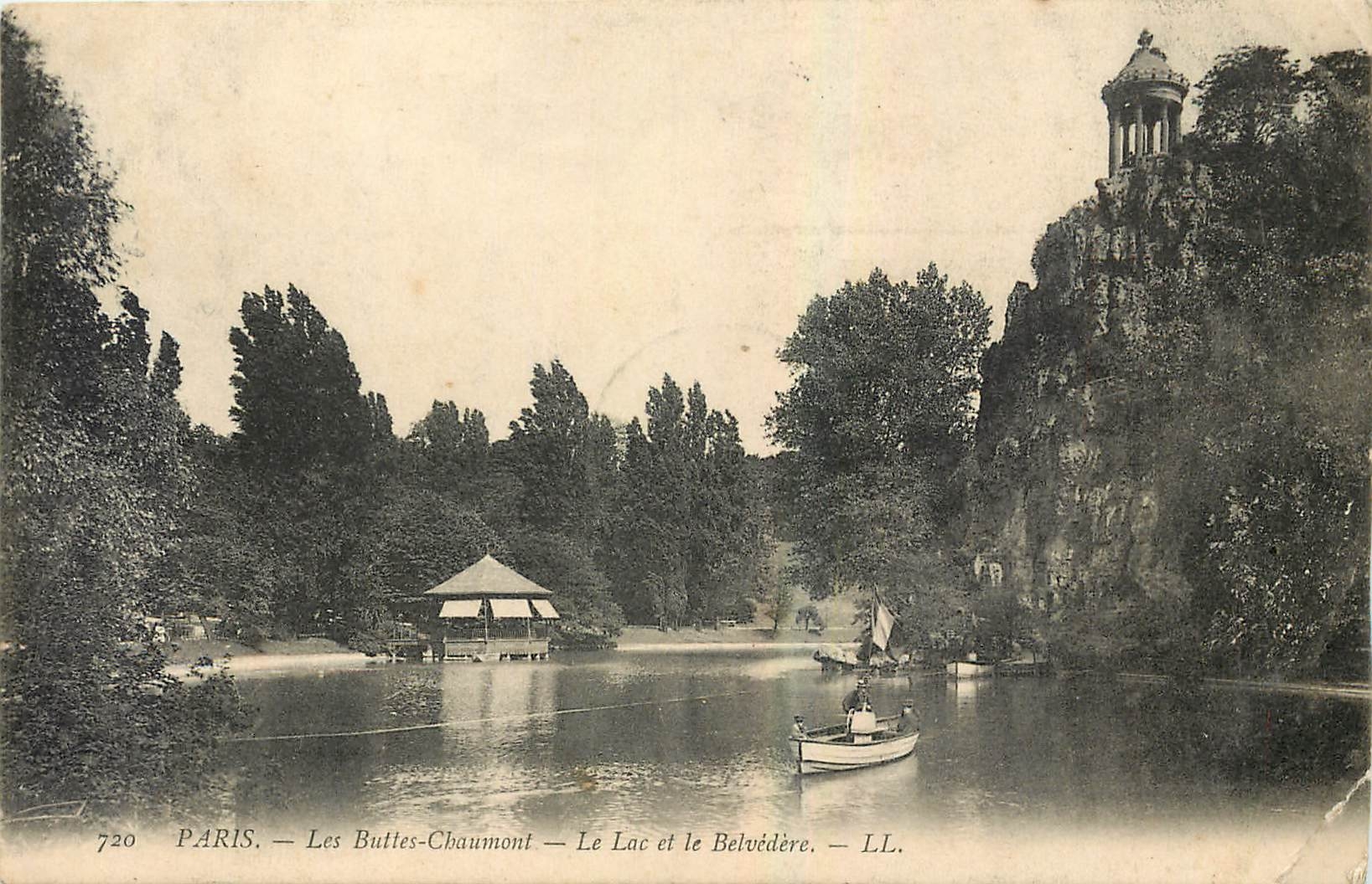 CPA Paris Les Buttes Chaumont Le Lac et le Belvedere 