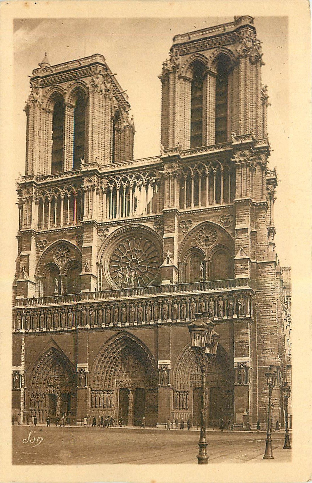 CPA Paris La Cathedrale Notre Dame 