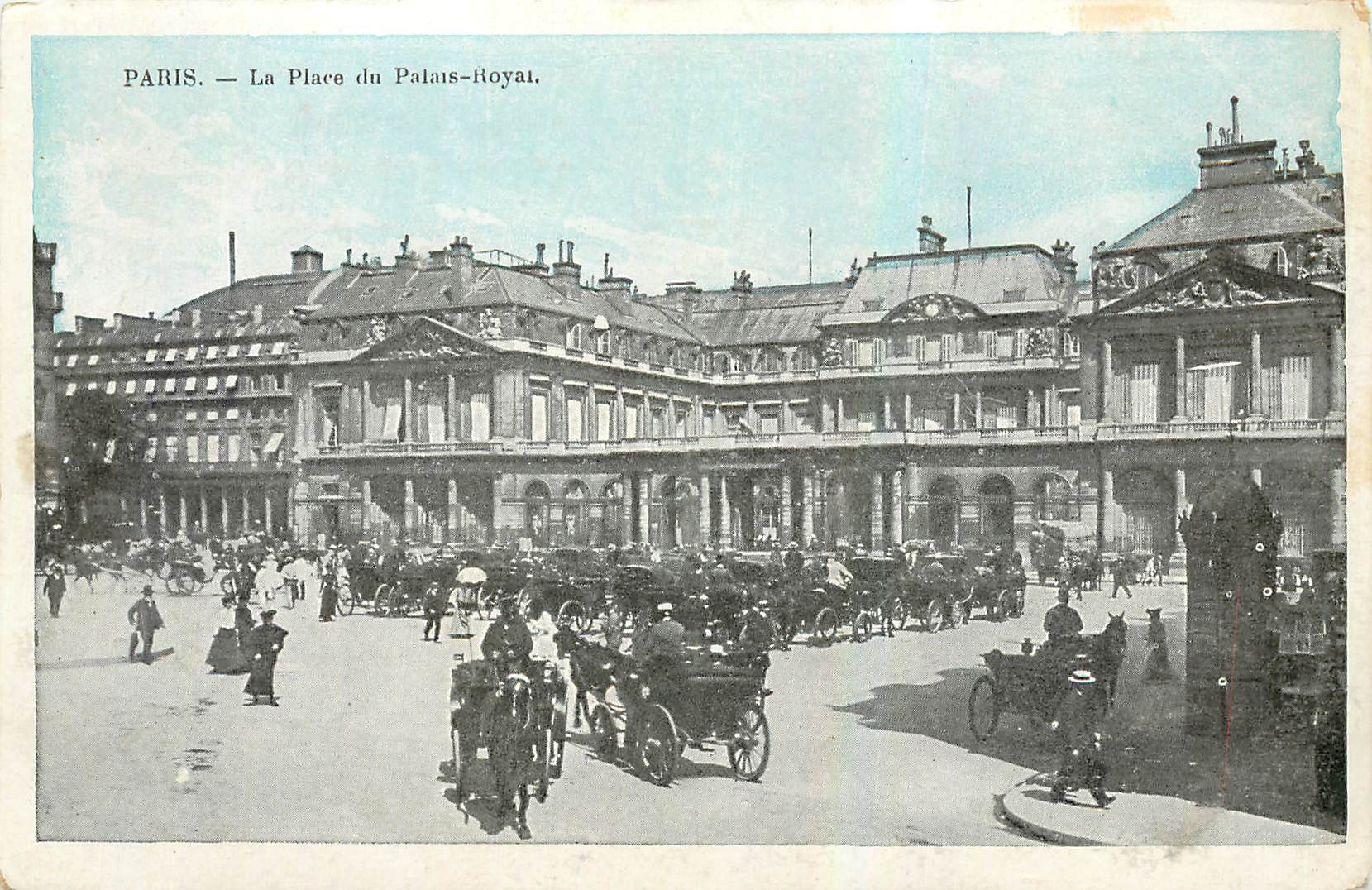 CPA Paris La Place du Palais Royal 
