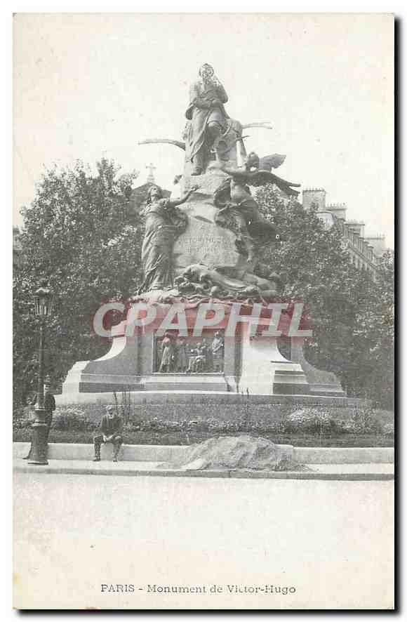 CPA Paris Monument de Victor Hugo 