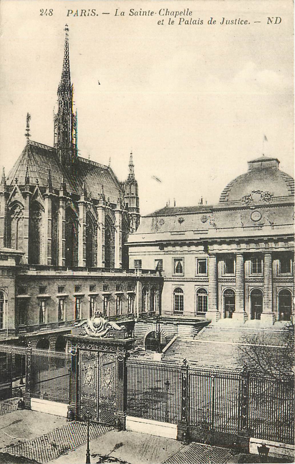 CPA Paris La Sainte Chapelle et le Palais de Justice 