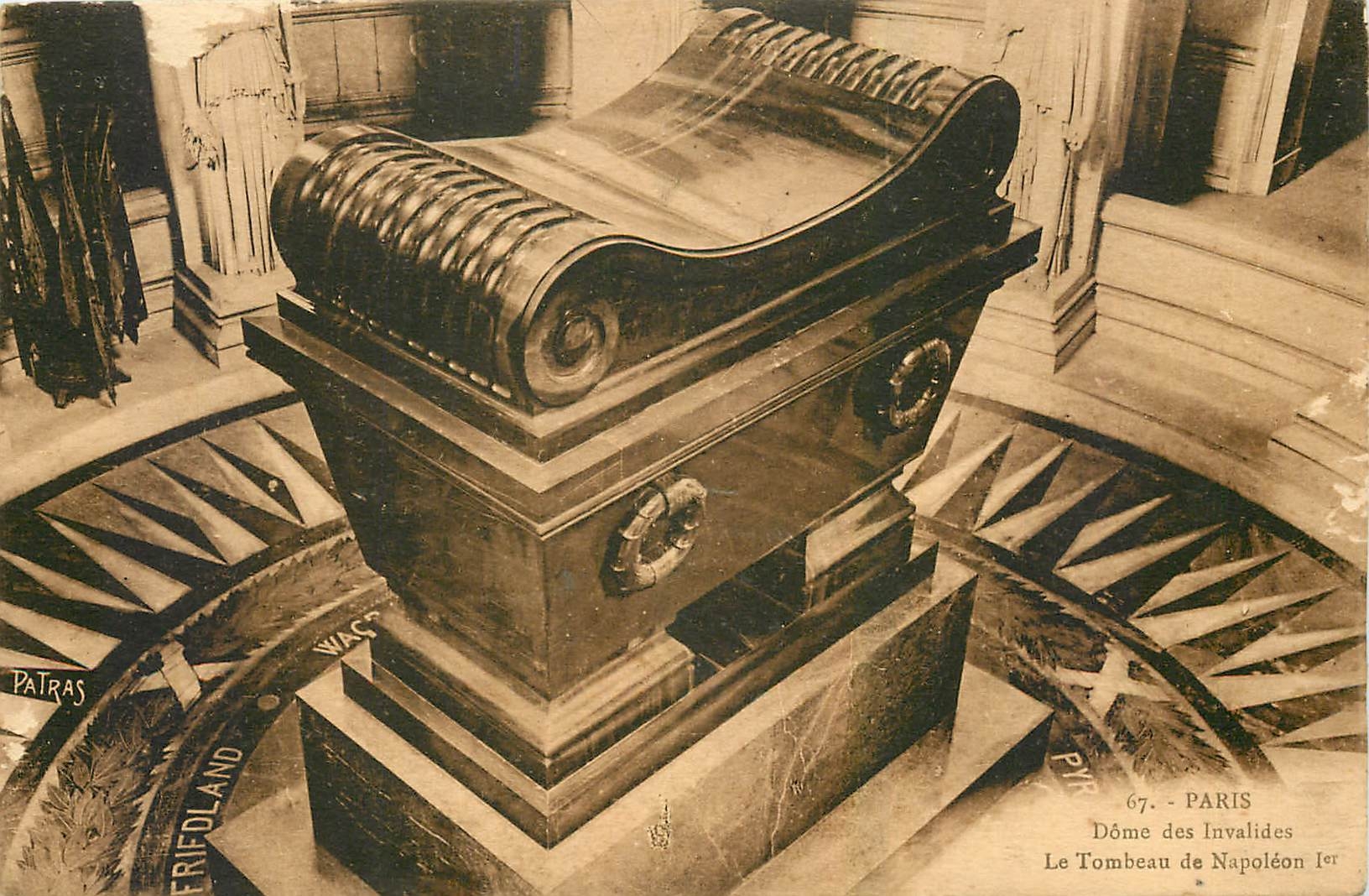 CPA Paris Dome des Invalides Le Tombeau de Napoleon I 