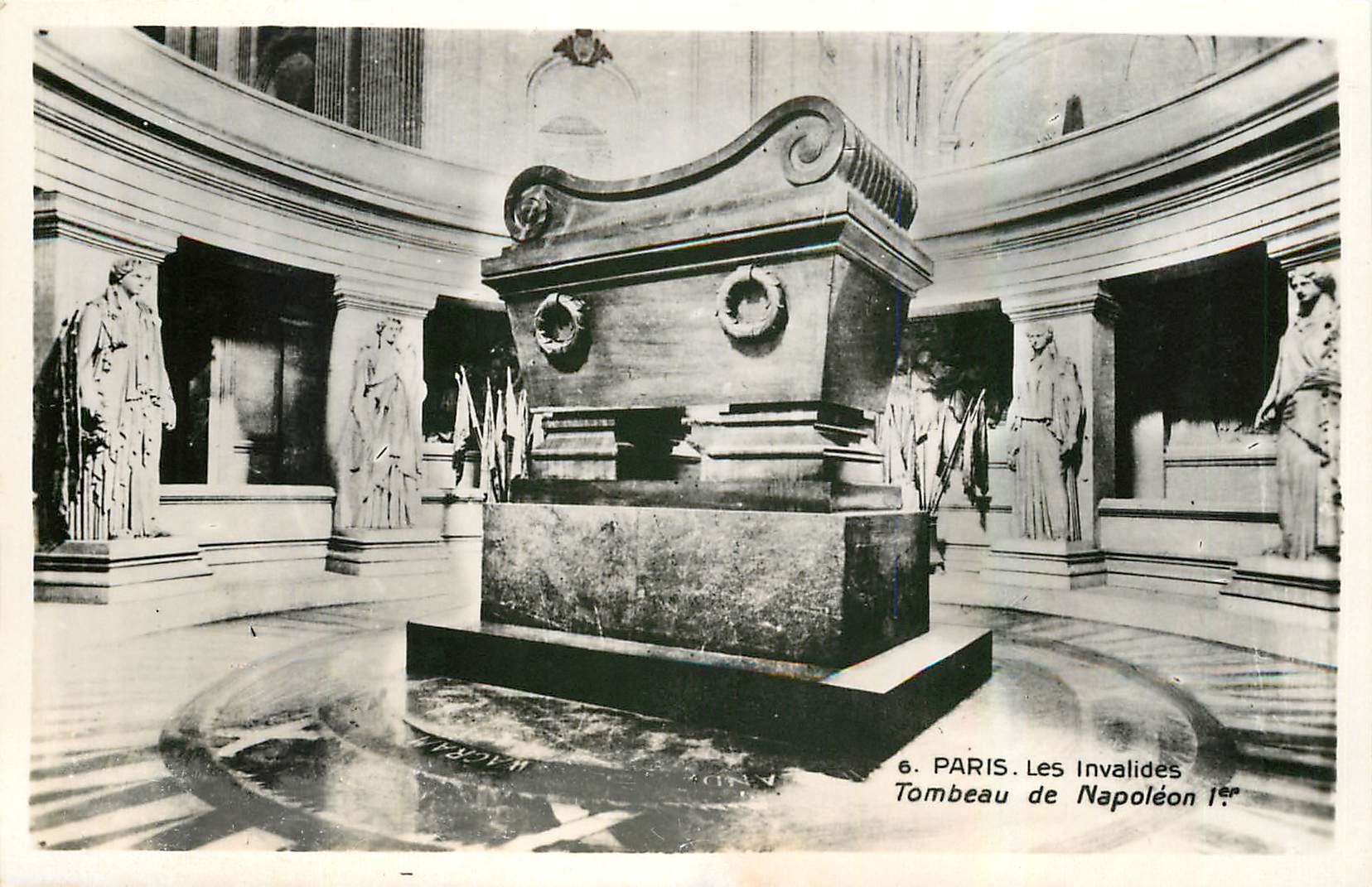 CPA Paris Les Invalides Tombeau de Napoleon I 