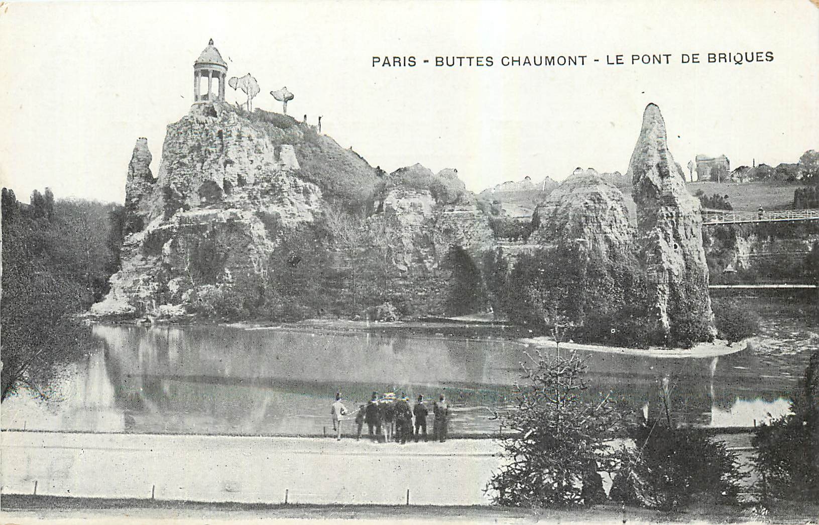 CPA Paris Buttes Chaumont Le Pont de Briques 
