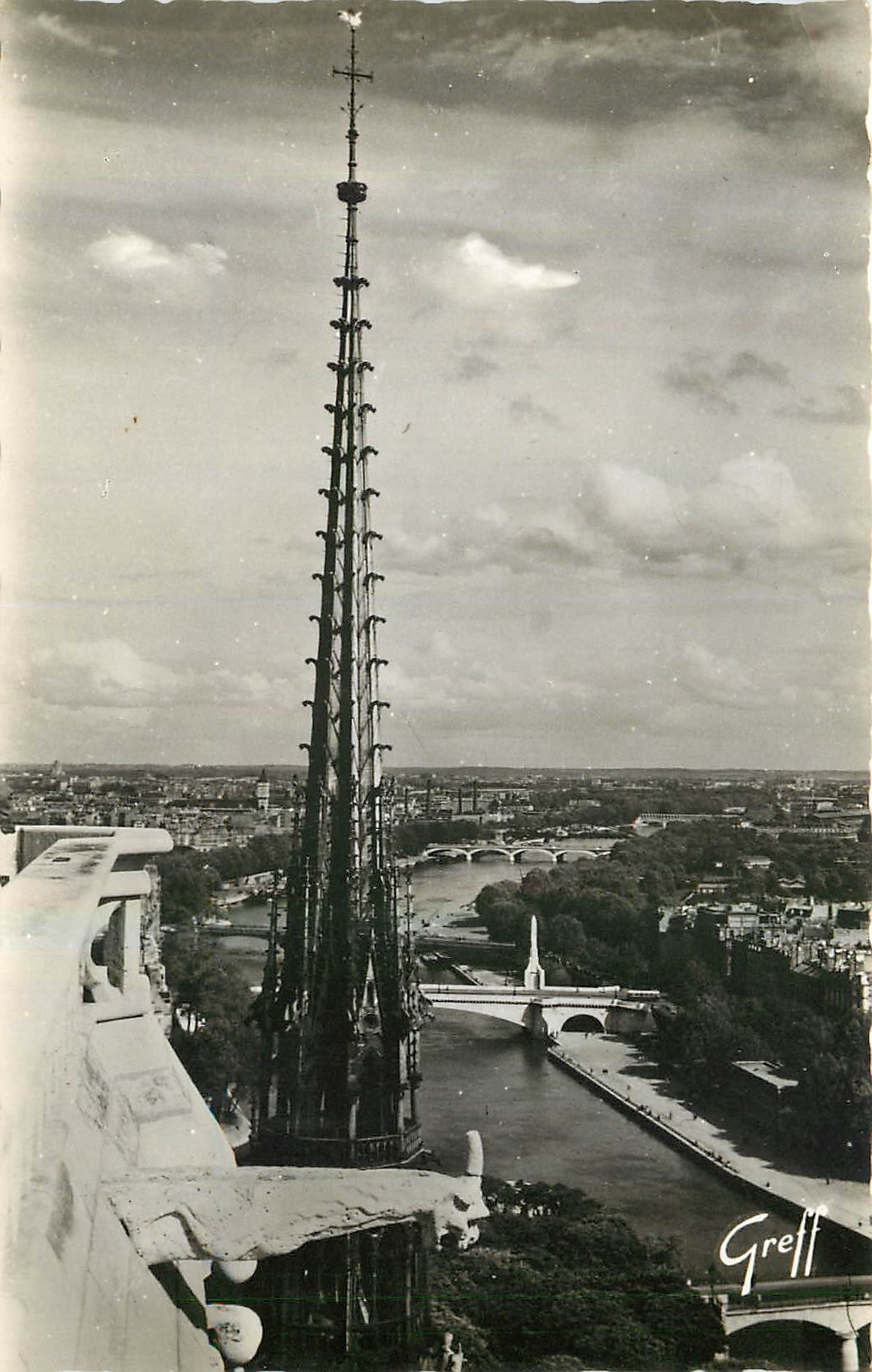 CPA Paris La Fleche de Notre Dame 