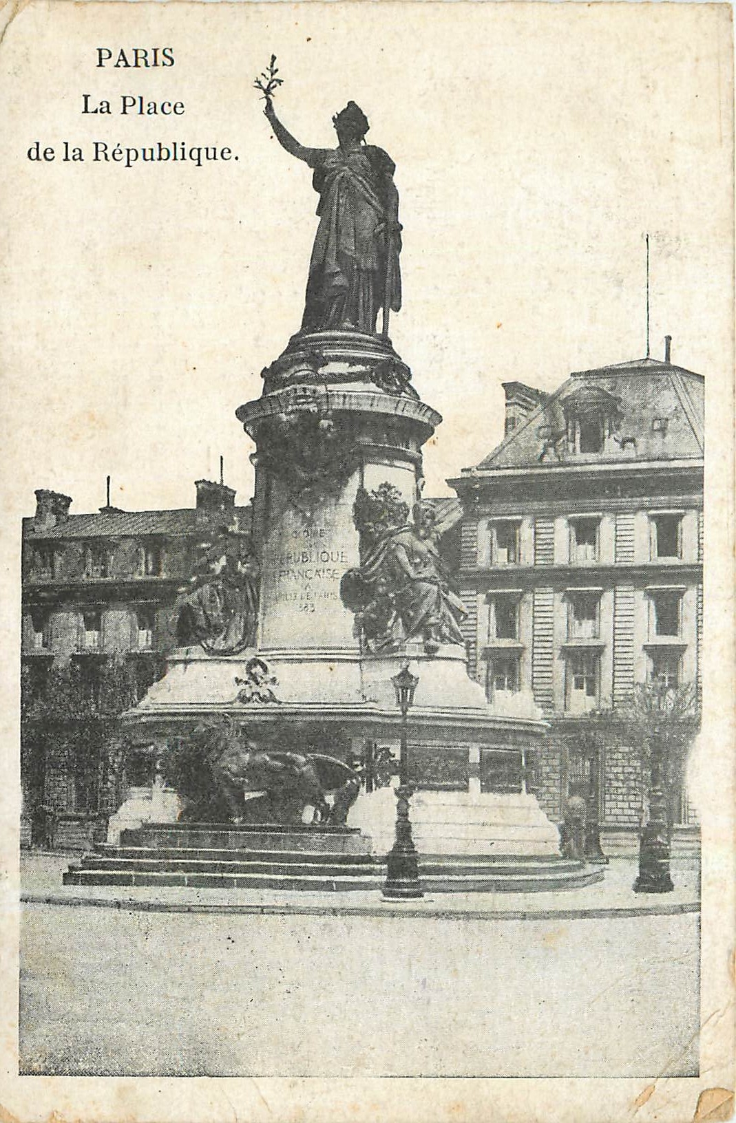 CPA Paris La Place de la Republique 