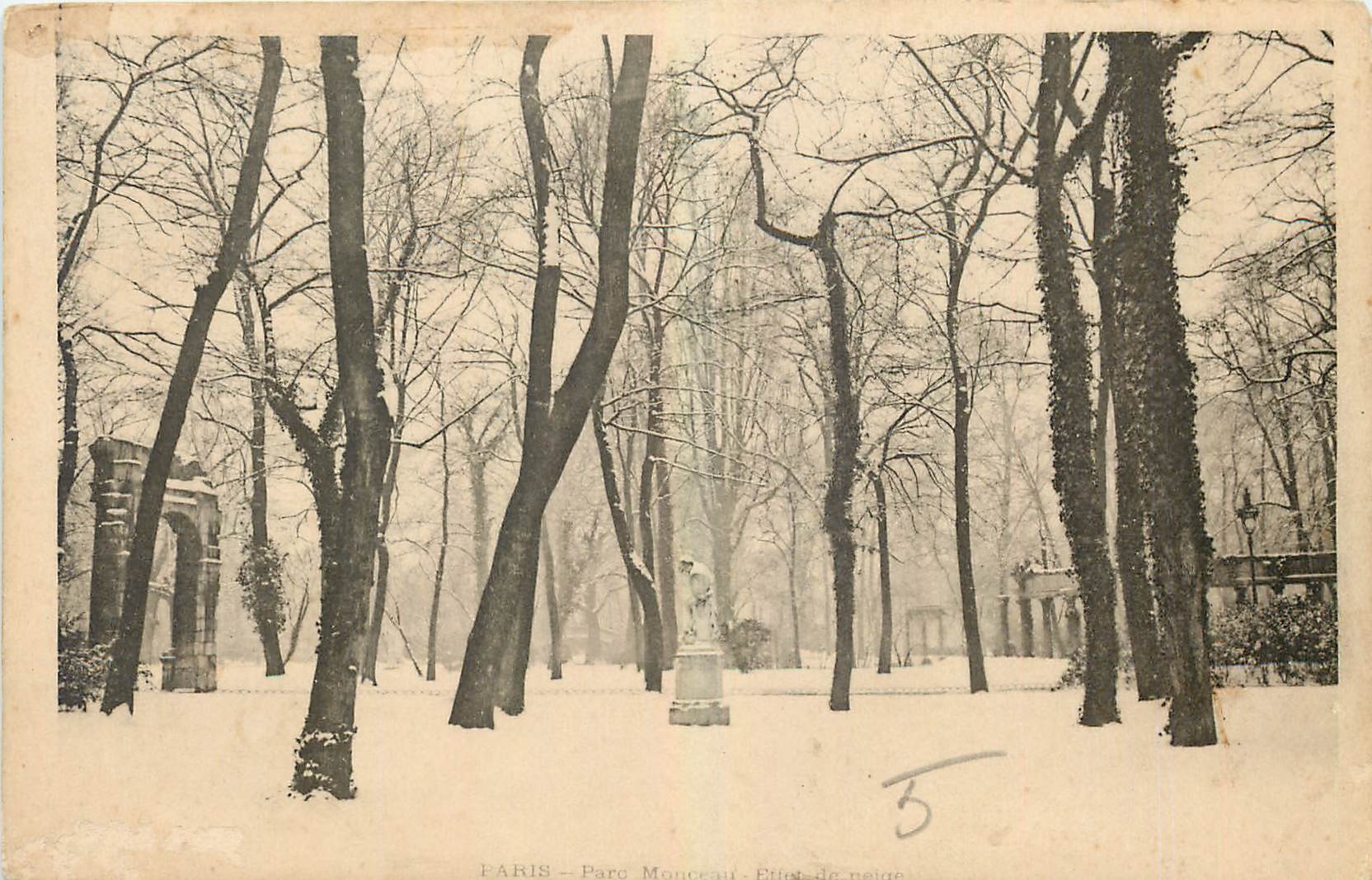 CPA Paris Parc Monceau Effet de neige