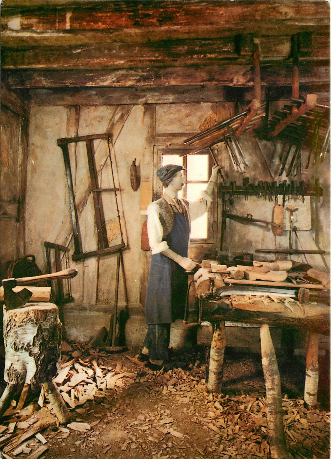 CPM Romorantin Lanthenay Musee de Sologne L'Atefier du Sabotier 