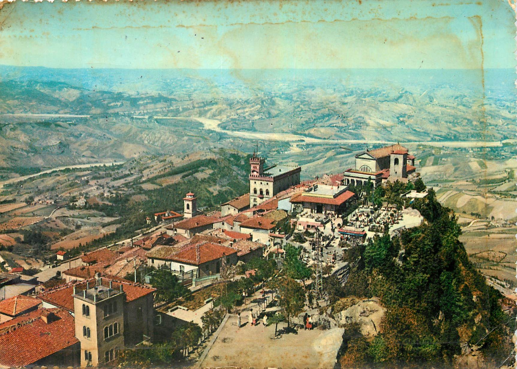 CPM Republica di S Marino Nid du Faucon et panorama 