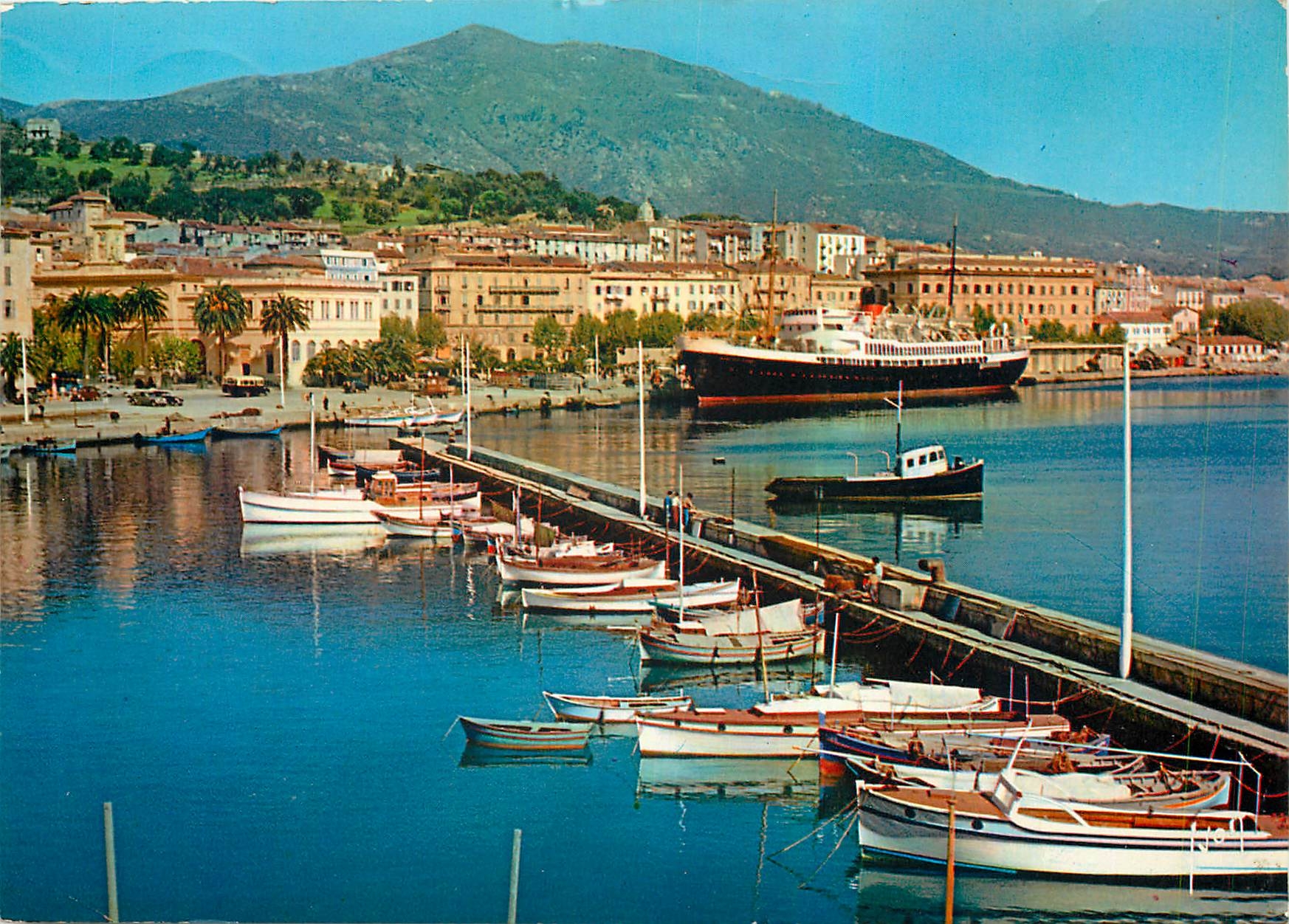 CPM Couleurs et Lumiere de France La Corse oasis de Beaute Ajaccio Vue generale du Port 