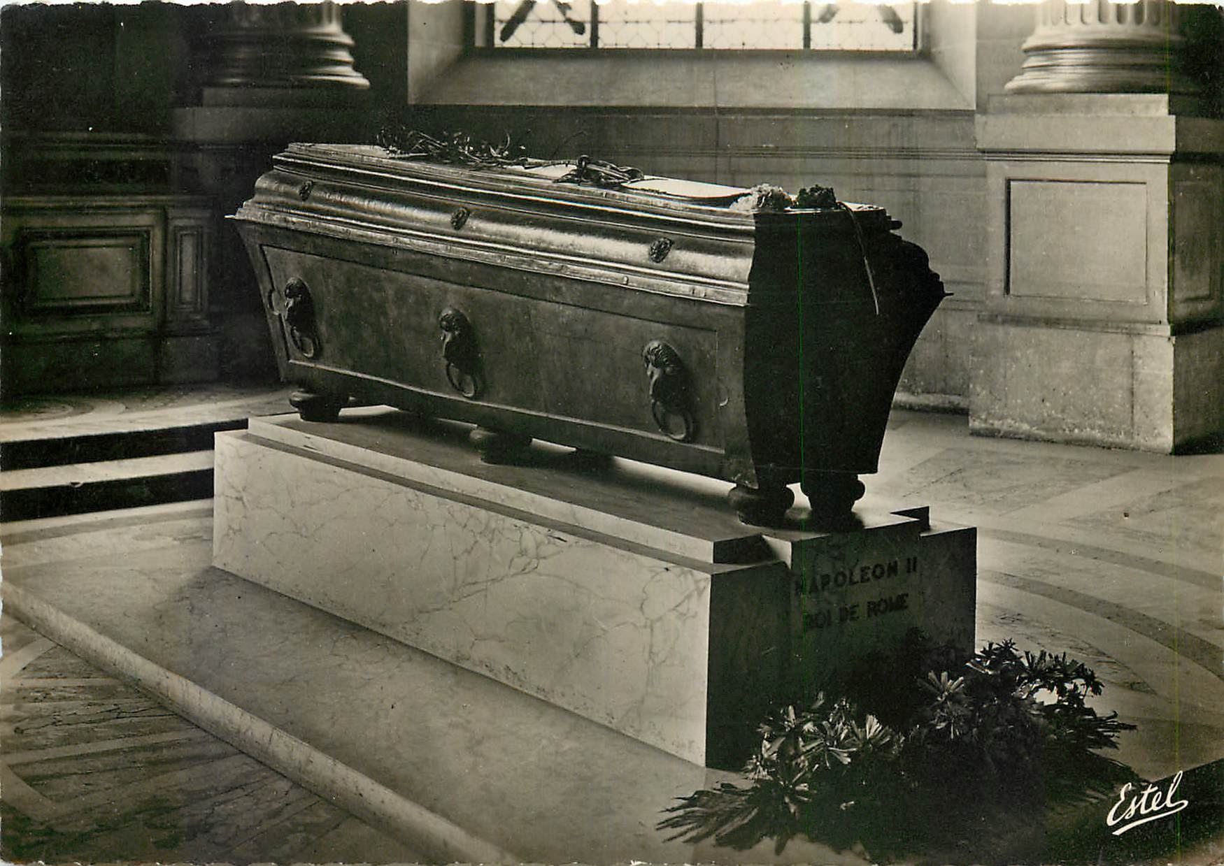 CPM Paris les Invalides Sarcophage du Roi de Rome 