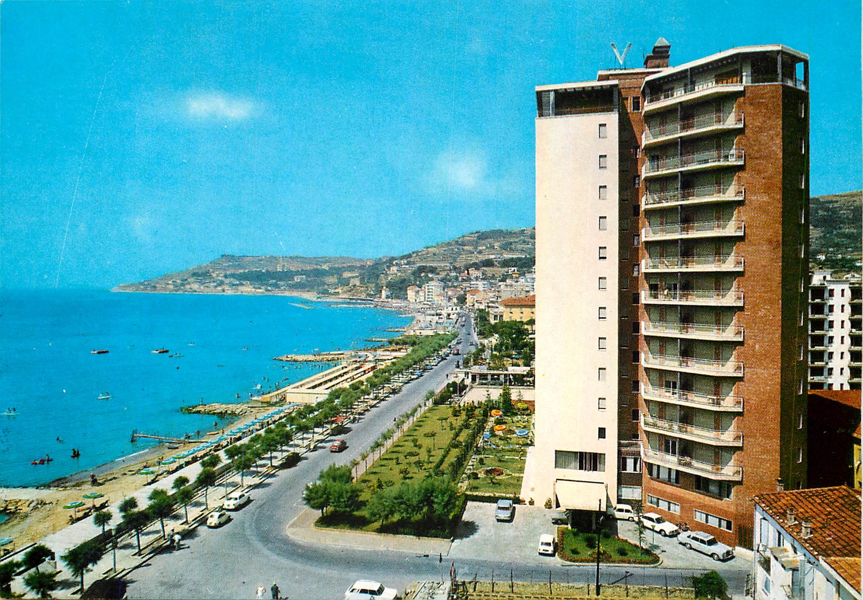 CPM Riviera dei Fiori Hotel Vittoria et le long du Mer 