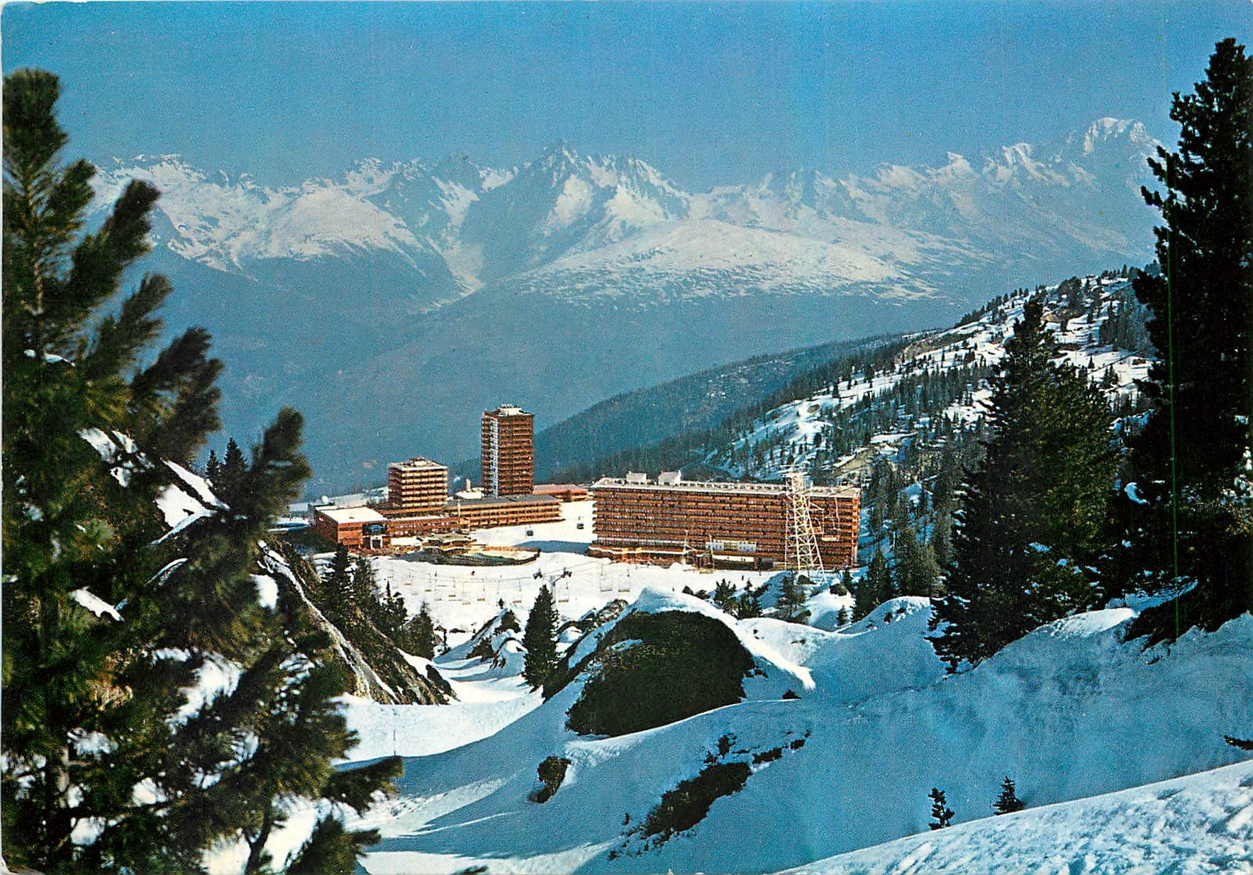CPM La Plagne savoie La Plagne et le Mont Blanc vus de la Piste Mercedes 