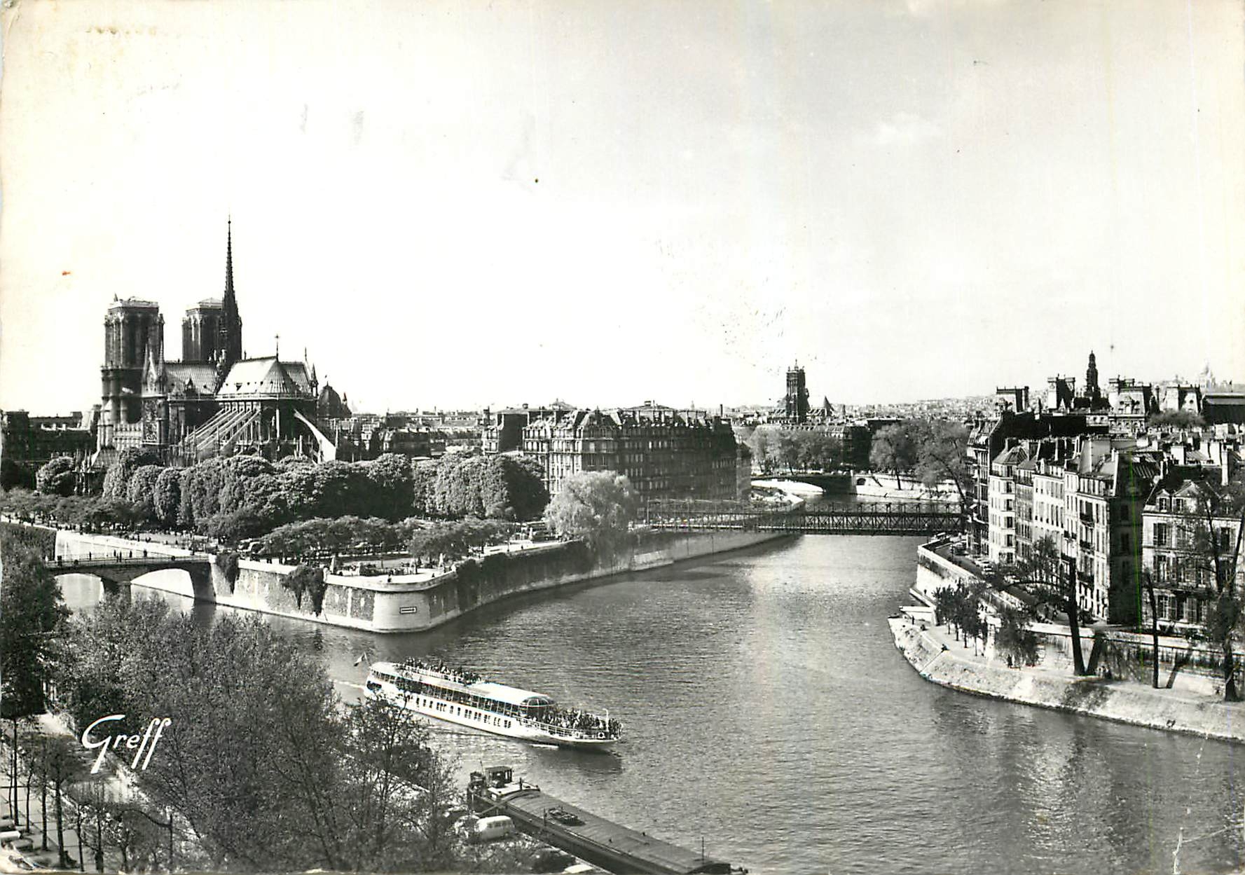 CPM Paris Notre Dame et Square de l'Archeveche 