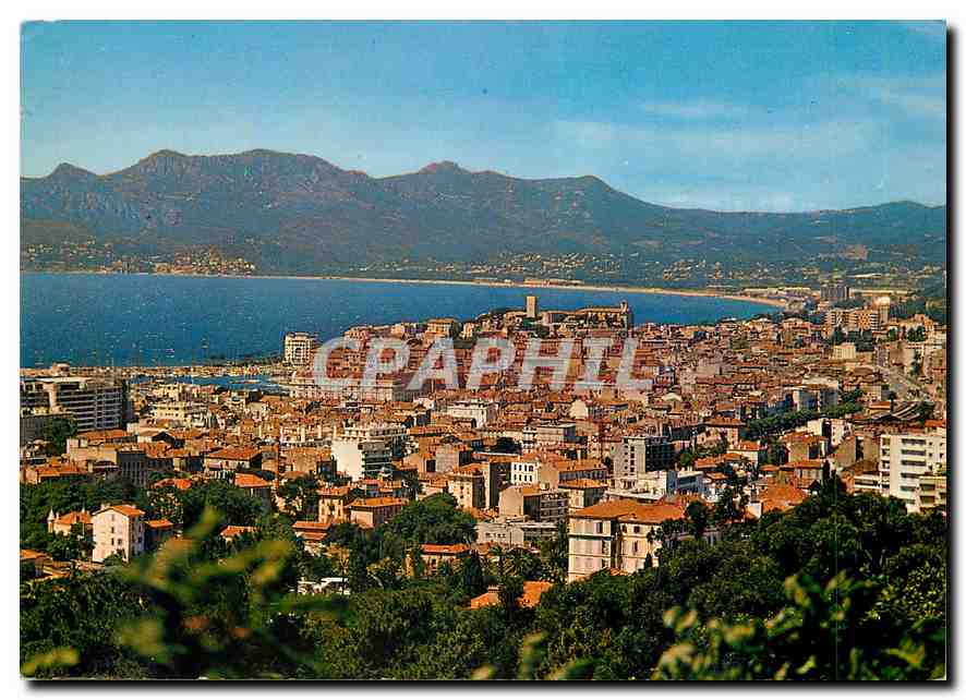 CPM Cote d'Azur Cannes A M Vue generale au loin l'Esterel 