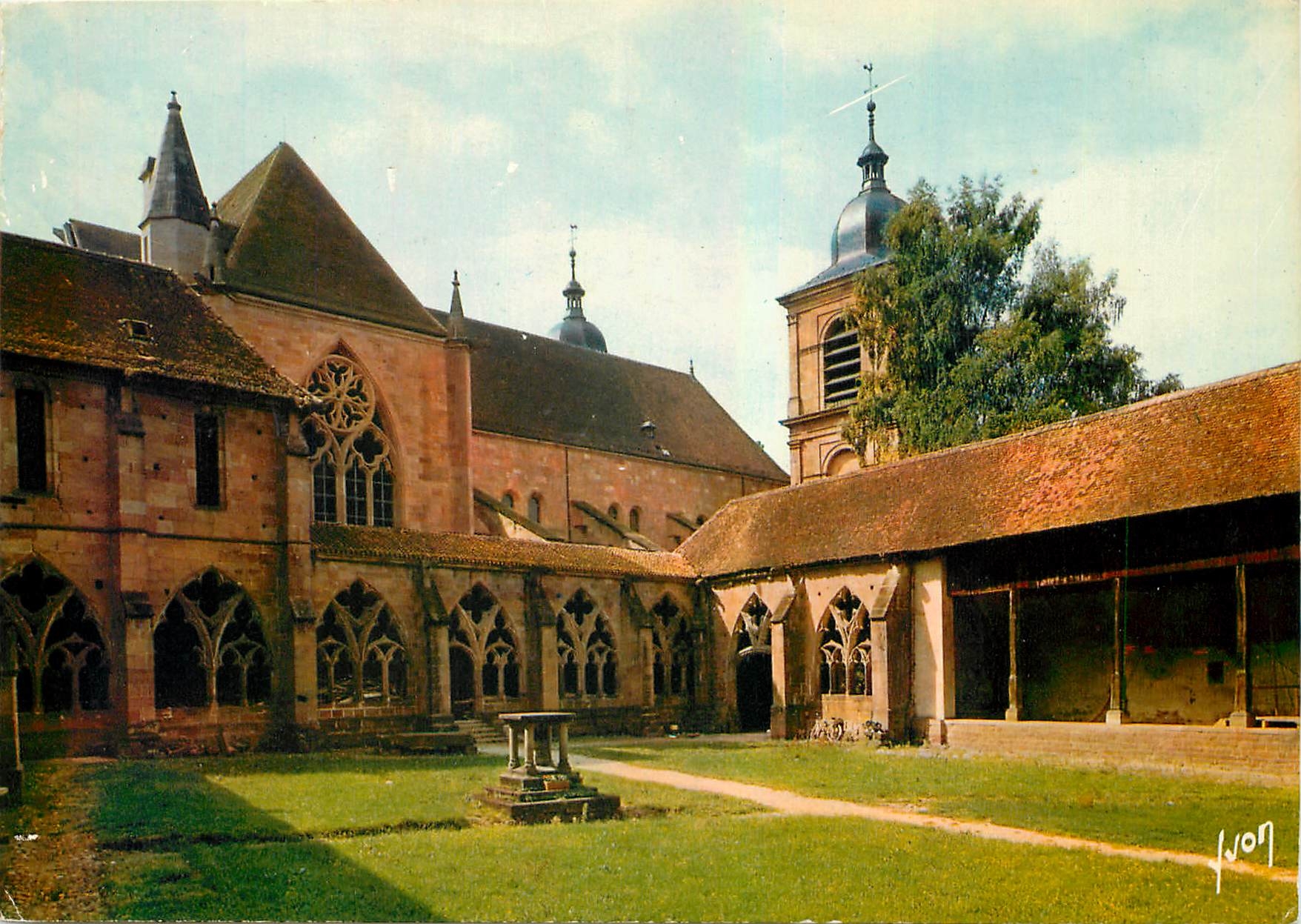 CPM Couleurs et Lumiere de France Les Vosges Saint Die Vosges Le Cloitre gothique et la Cathedrale 