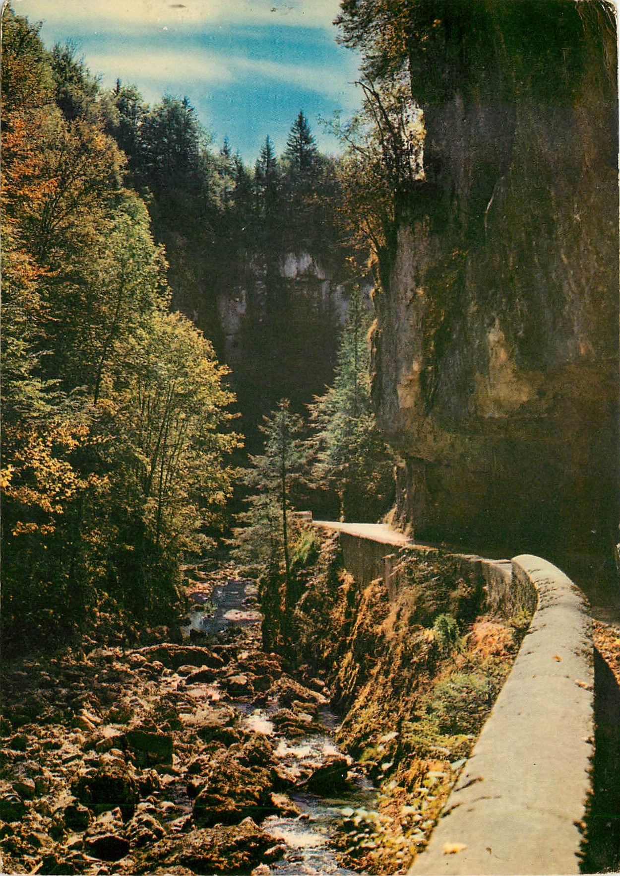 CPM Les Alpes en couleurs naturelles Le Vercors Route de Villard de Lans a Pont en Royans Les Gorges