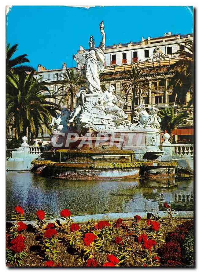 CPM Lumiere et Beaute de la Cote d'Azur Toulon La fontaine Place de la Liberte 