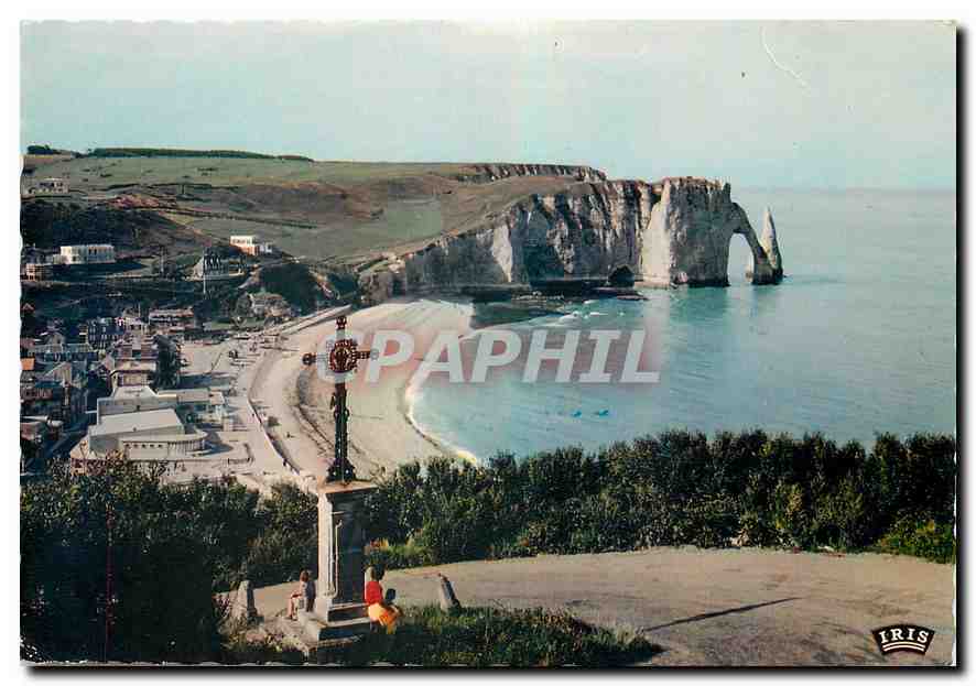 CPM Etretat Seine Maritime Vue du Calvaire sur la porte d'Aval