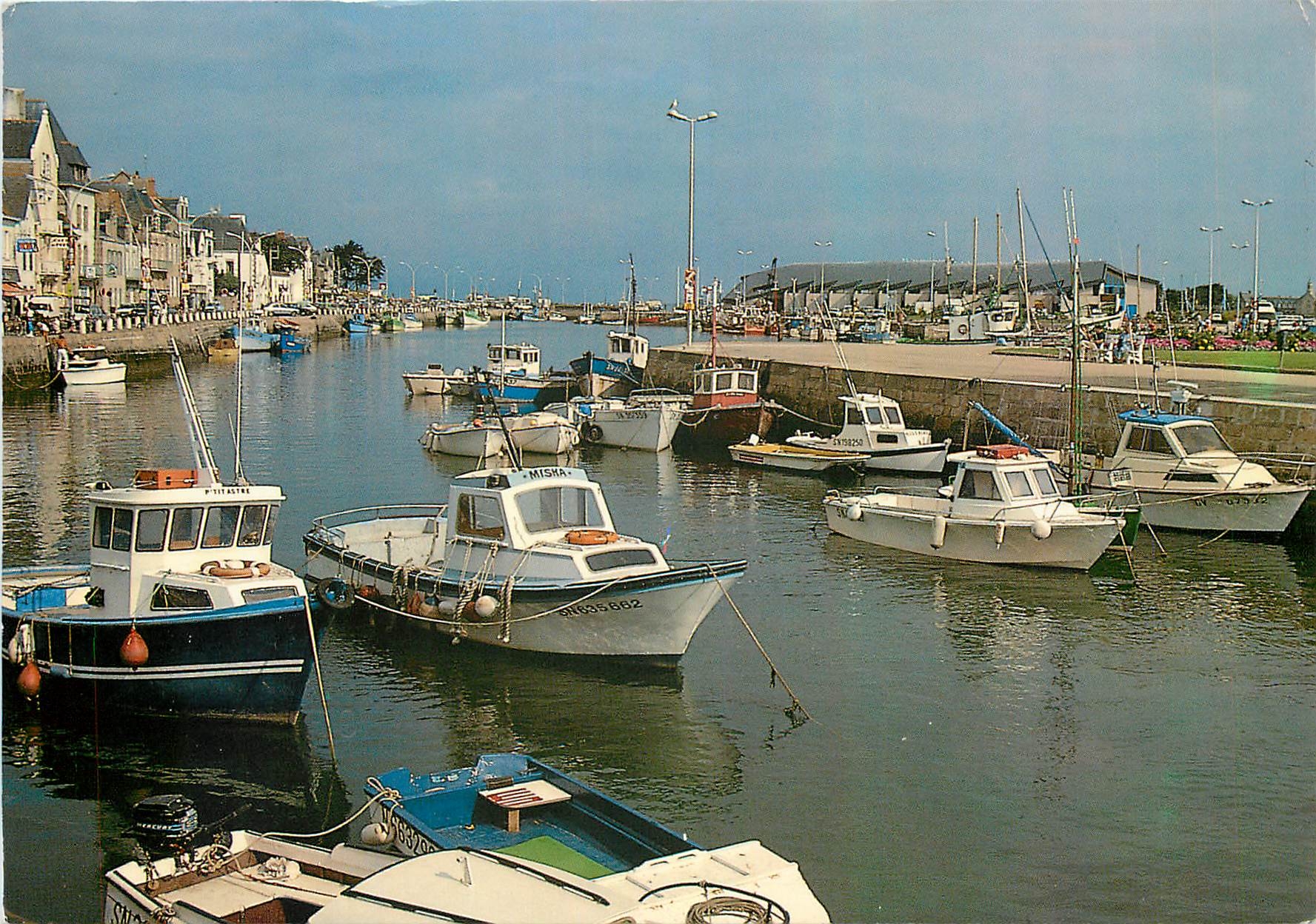 CPM Le Croisic Loire Atlantique Les quais 