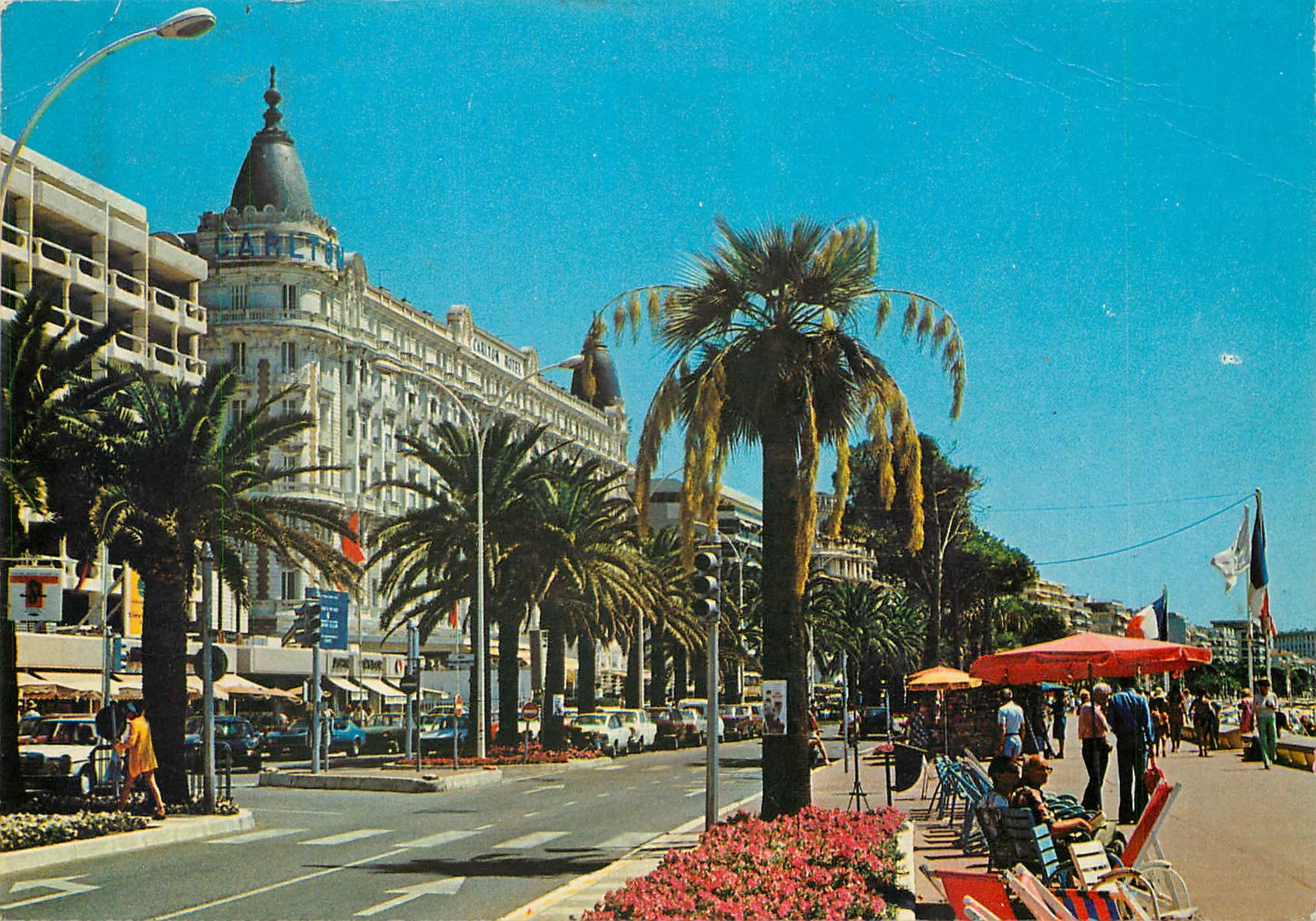 CPM Cote d'Azur Cannes Alpes Maritimes La Croisette et l'Hotel Carlton Luxe 