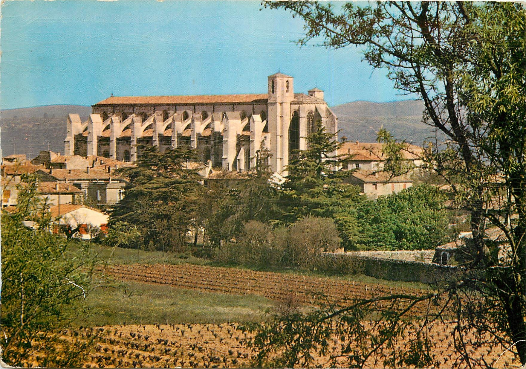 CPM Paysage Provencal St Maximin la Sainte Baume Var La Basilique chef d'ceuvre medieval 